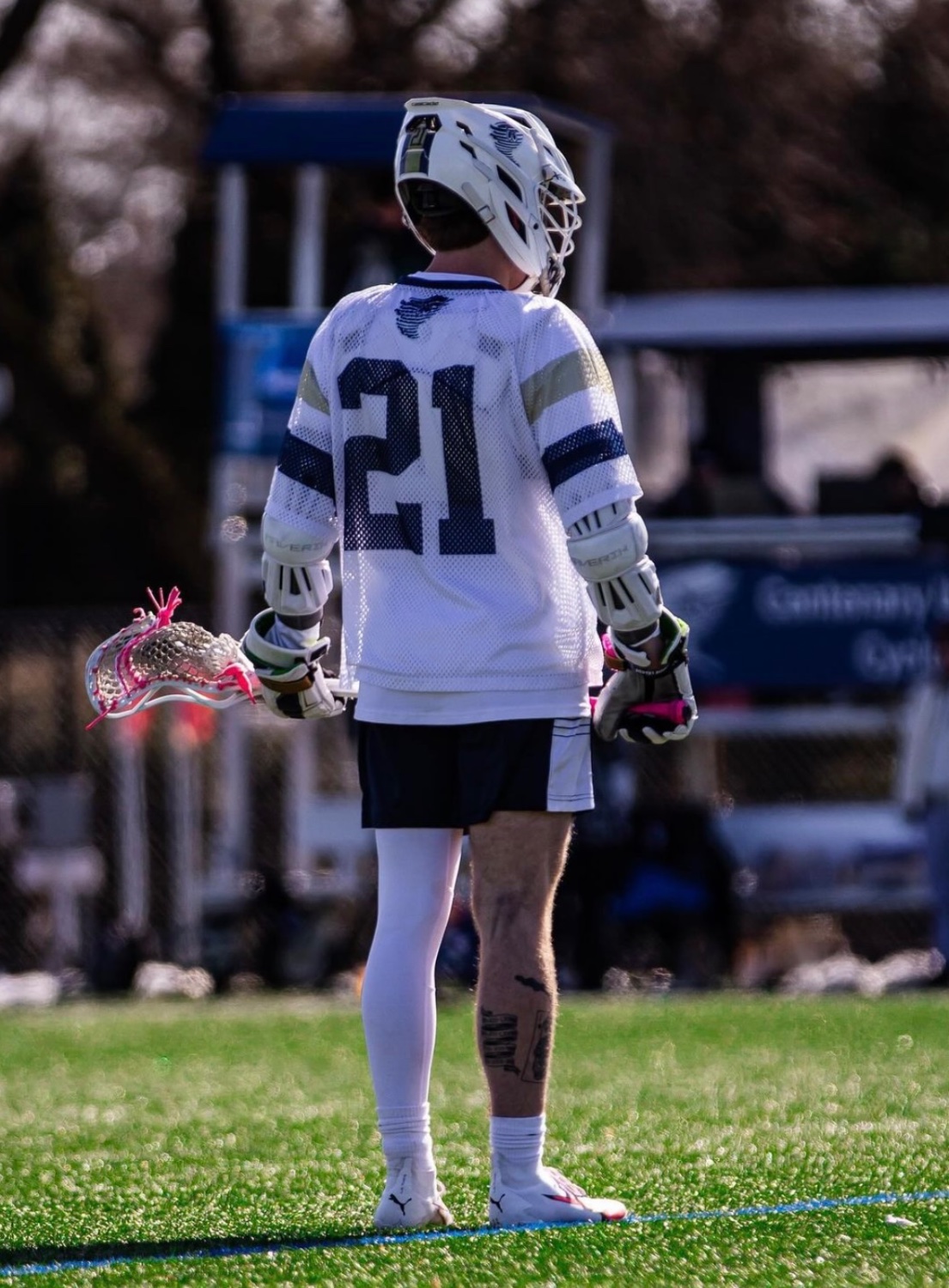 #21 in stance, back view